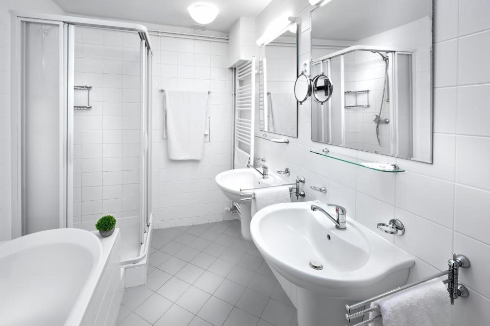 Wellness Hotel Orlik Kozarovice Kültér fotó