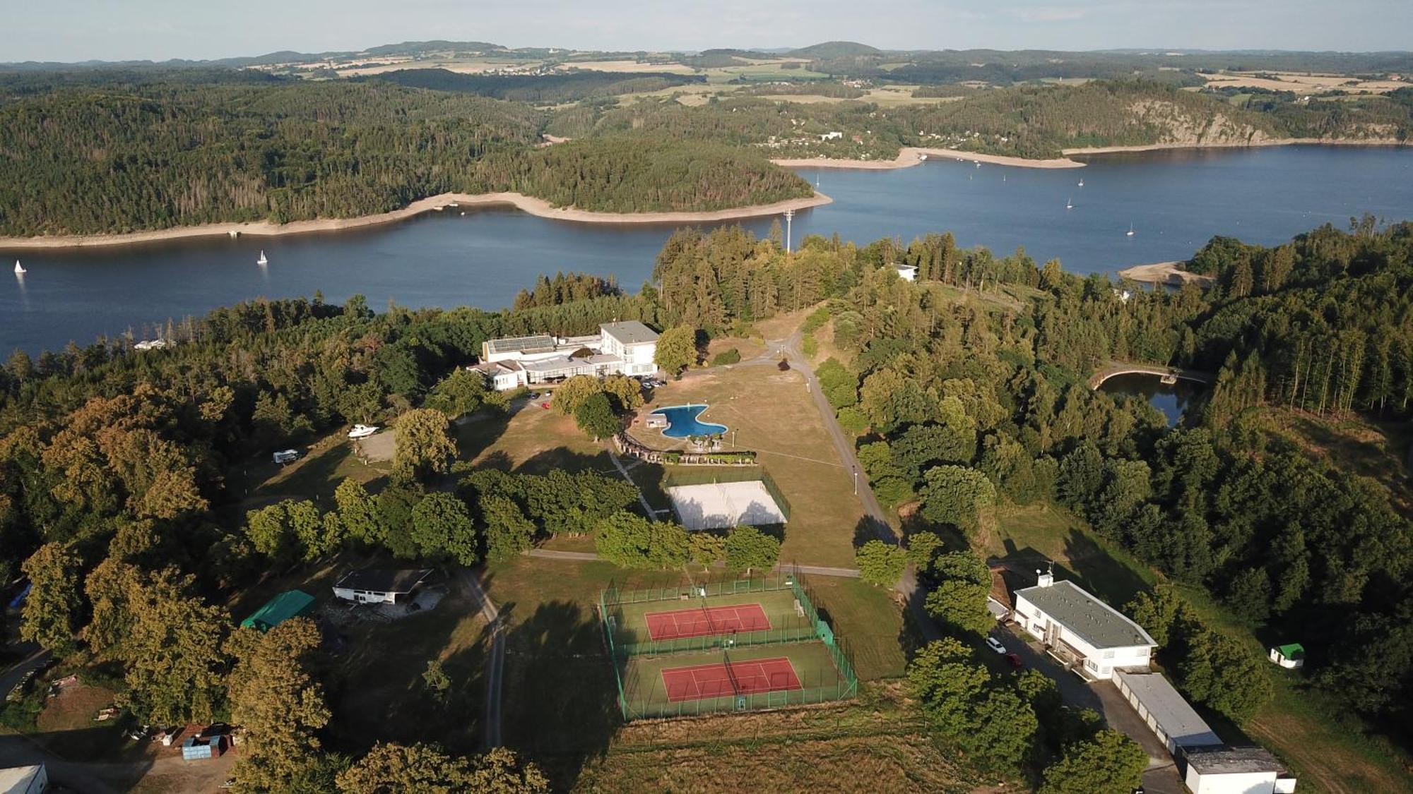 Wellness Hotel Orlik Kozarovice Kültér fotó